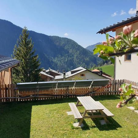 App. Monte Pore - Agriturismo La Majon Colle Santa Lucia Esterno foto