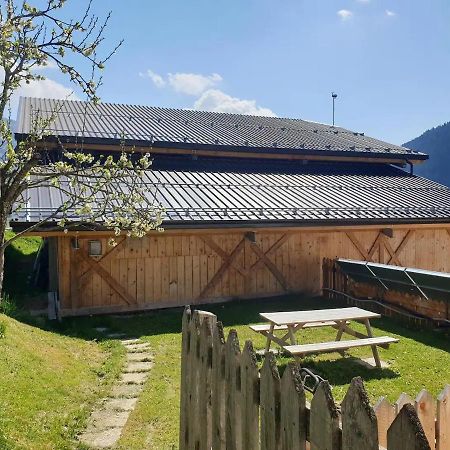 App. Monte Pore - Agriturismo La Majon Colle Santa Lucia Esterno foto