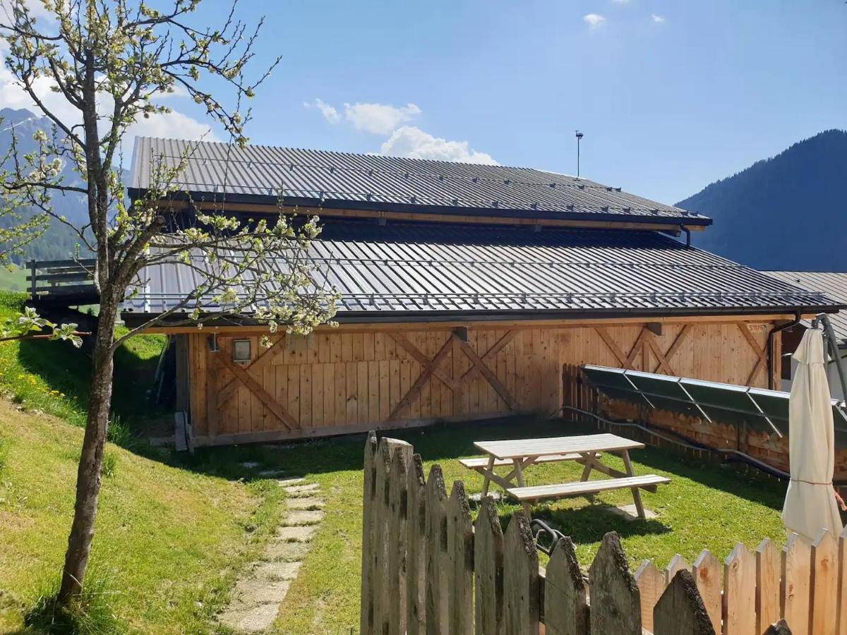 App. Monte Pore - Agriturismo La Majon Colle Santa Lucia Esterno foto